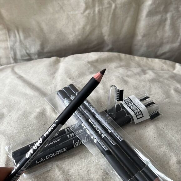 L.A. Colors Dark Brown Eyebrow Pencil with Brush -three - Picture 4 of 5